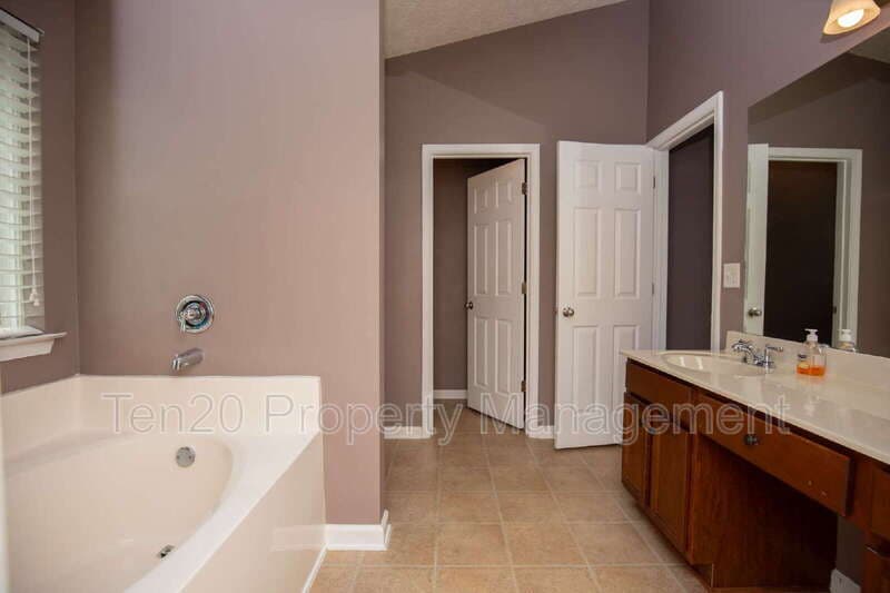Phenix City House: 6 Woodmere Ct