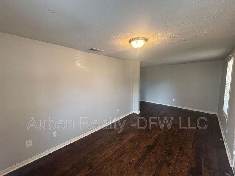 Denton Condo: 521 Ruth Street