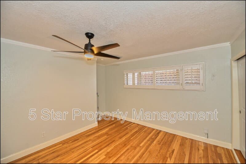 El Paso House: 3030 Aurora Avenue