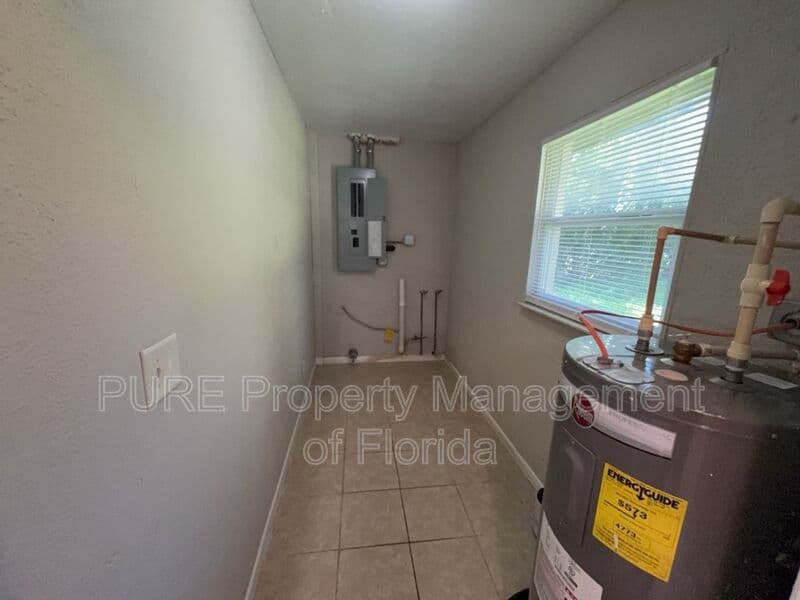 Summerfield House: 13606 SE 48th Court
