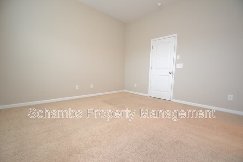 Durham House: 208 Irving Way
