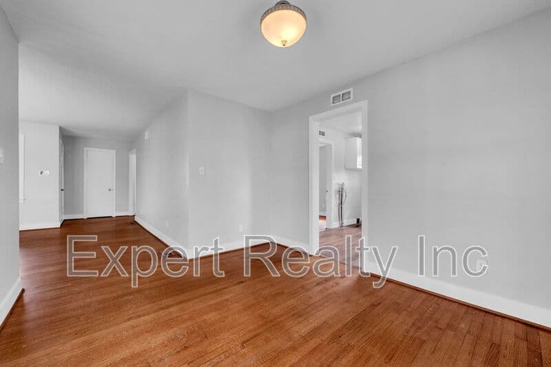 Birmingham House: 1025 45th Street Ensley