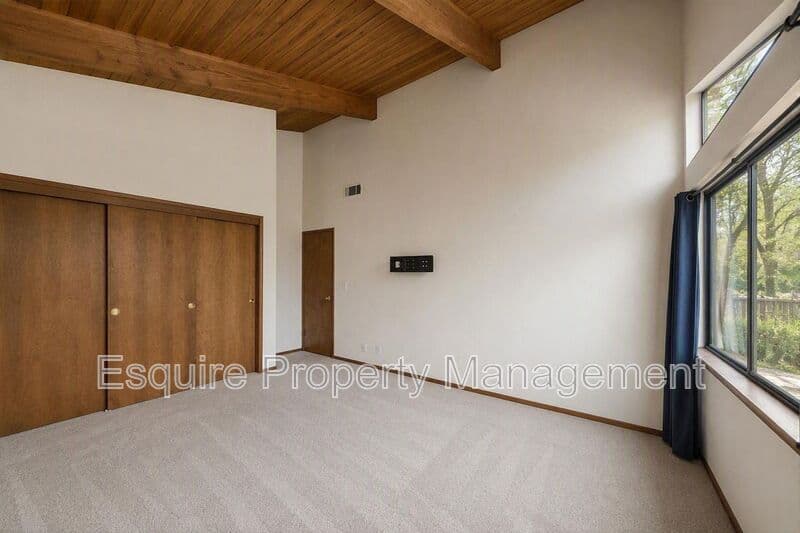 SOMIS Condo: 4290 ASPEN LN