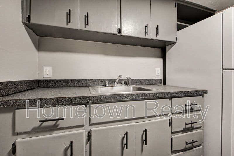 Edmond Condo: 1012 Chartrand Ave
