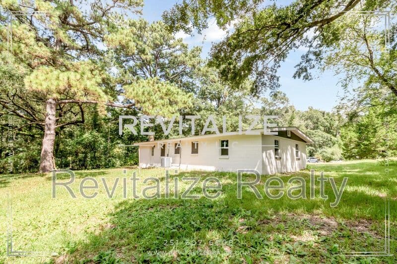 Mobile House: 2365 Sybel Drive