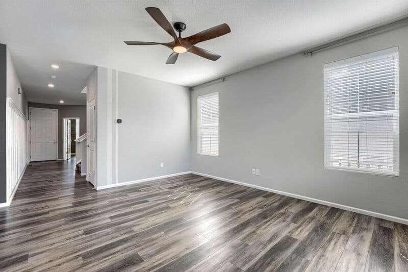 Aurora House: 6181 N Malaya St