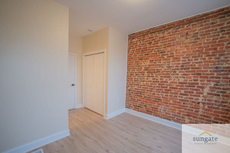 Baltimore Townhome: 3205 Esther Pl