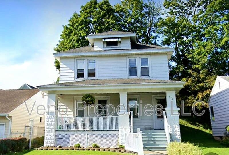 Albany House: 800 Chestnut St.