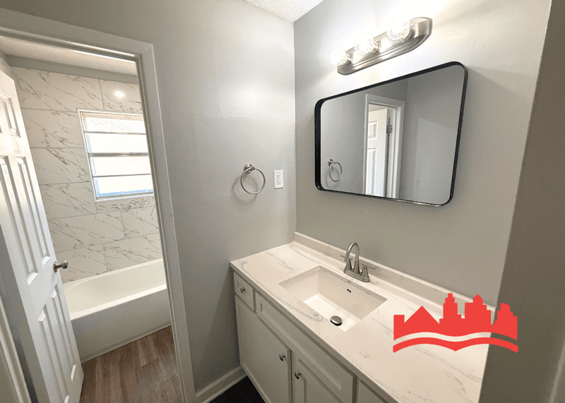 Memphis House: 5286 Broken Oak Dr