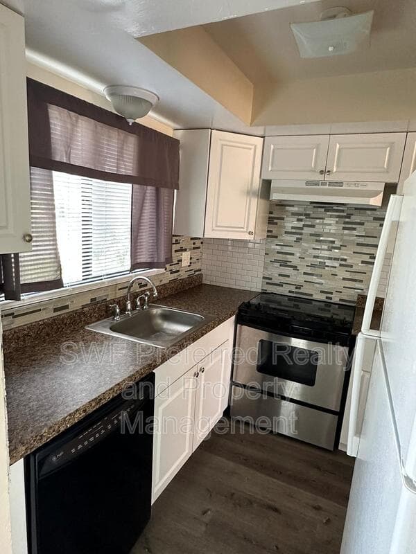 Cape Coral Townhome: 4302 Southeast 5th Avenue