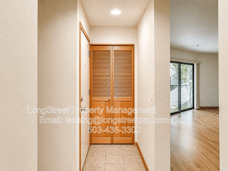Portland Condo: 720 NW Naito Pkwy D22