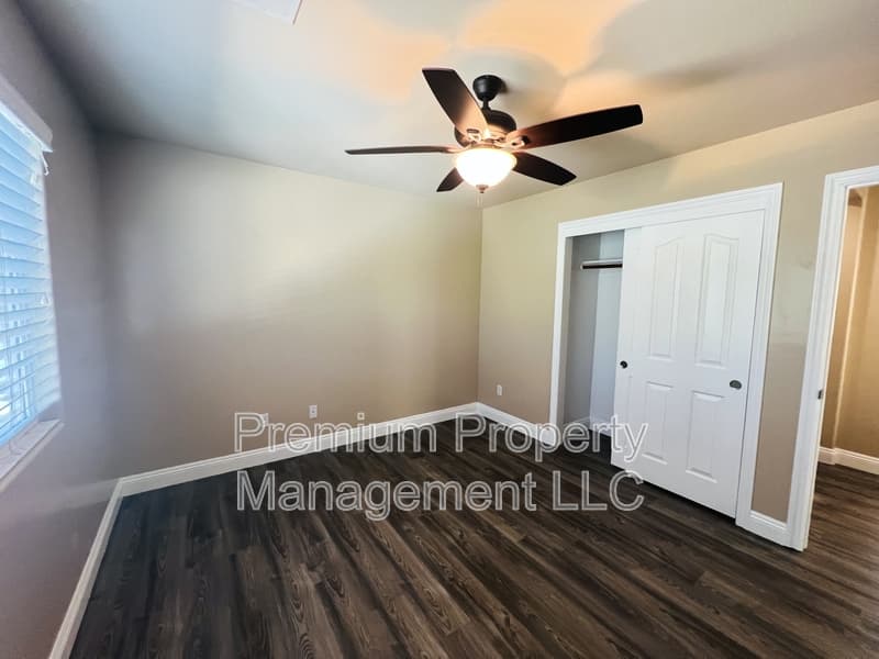 Bakersfield House: 8316 Prentice Hall Drive