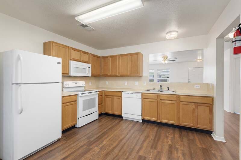 Dickinson Townhome: 2113 Roatan Calle