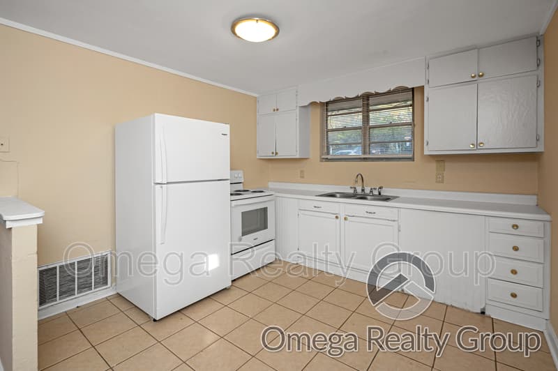 Alabaster Condo: 53 Robinson Dr