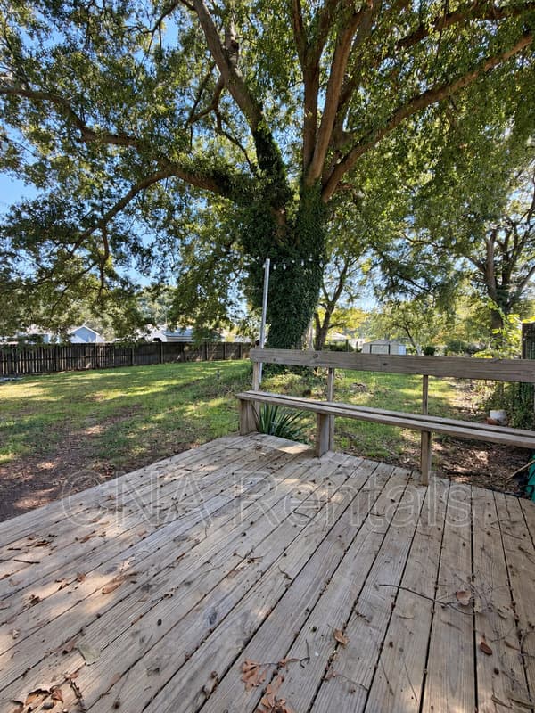 Smyrna House: 584 Taylor Dr SE