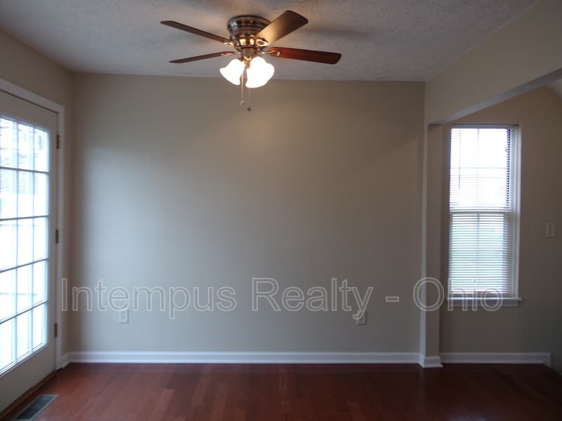 Columbus House: 7839 Meadowhaven Blvd