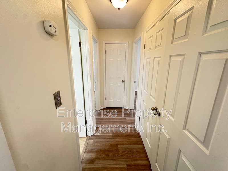 Cordova House: 7125 Showboat Ln