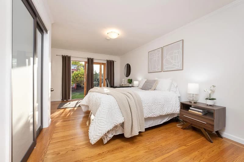 San Carlos House: 1354 Oakhurst Ave