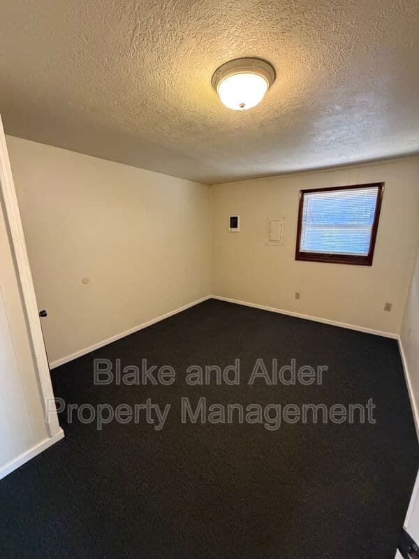 Milwaukie House: 10926 SE Linwood Ave