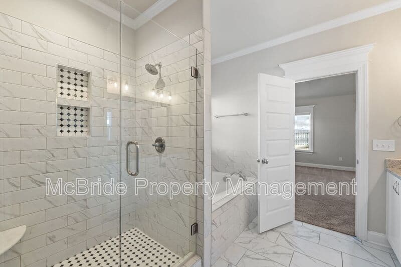 Evans House: 3031 Rosewood Drive