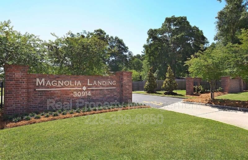 Denham Springs Condo: 30914 LA Hwy 16