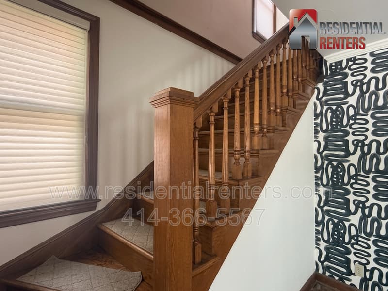 Bay View House: 2913 E Rhode Island Avenue