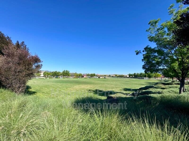 Murrieta House: 30197 Slate St