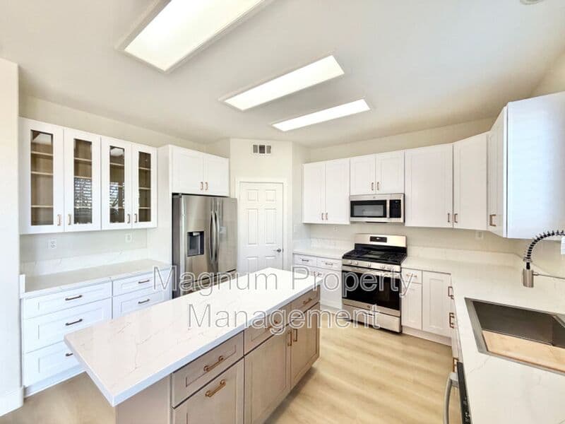 Temecula House: 46383 Vianne Ct
