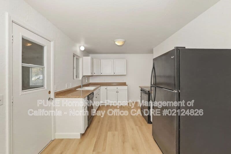 Cloverdale House: 1040 South Cloverdale Blvd