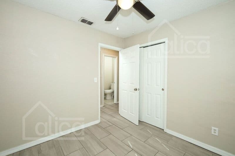 Orlando House: 4464 Piedmont St