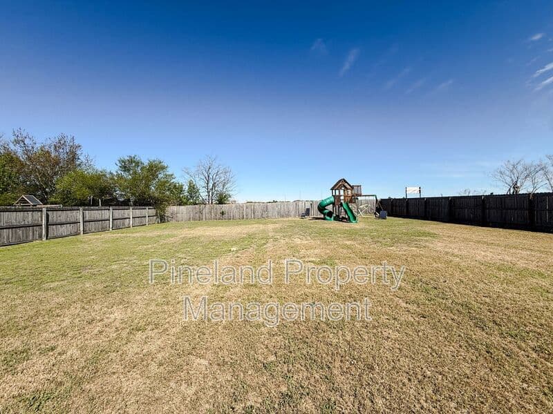 Raeford House: 301 Buckeye Drive