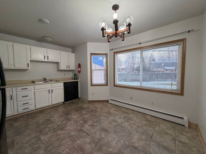 Anchorage House: 7520 Bearfoot Circle