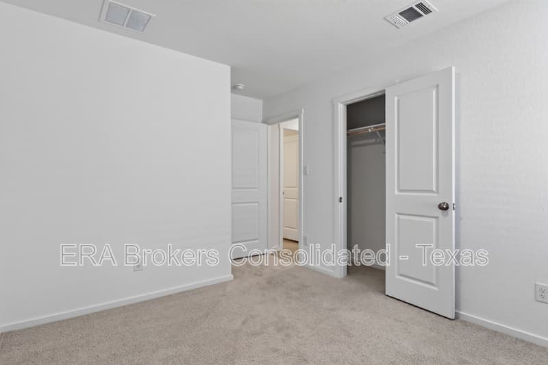 Marion House: 511 Sarah Way
