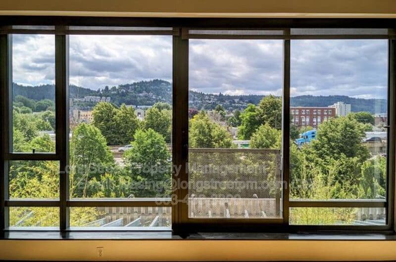 Portland Condo: 1410 NW Kearney St