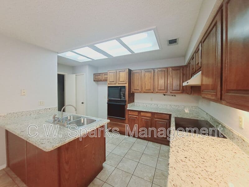 Dallas House: 3917 Saint Christopher Lane