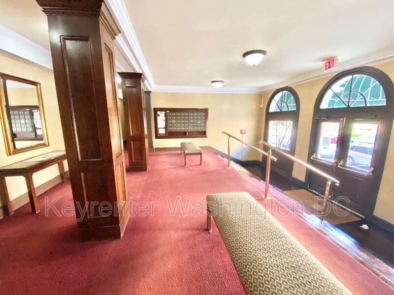 Washington Condo: 2410 20th St, NW