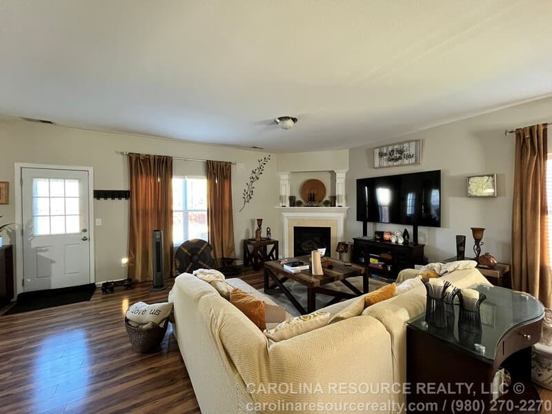 Charlotte House: 16328 Hayfield Road