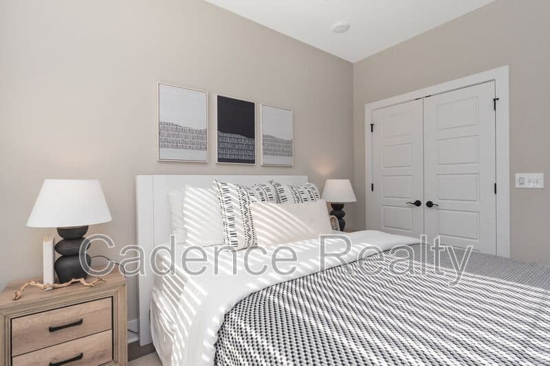 Wilmington House: 1747 Perimeter Loop