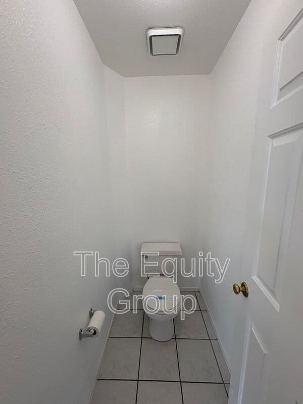 Visalia House: 5730 West Monte Verde Ct