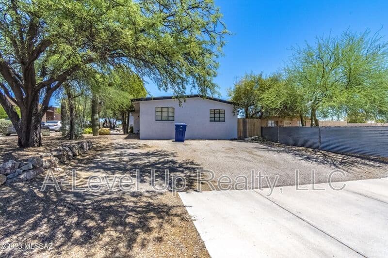 Tucson House: 1980 N Tyndall Ave - 1C