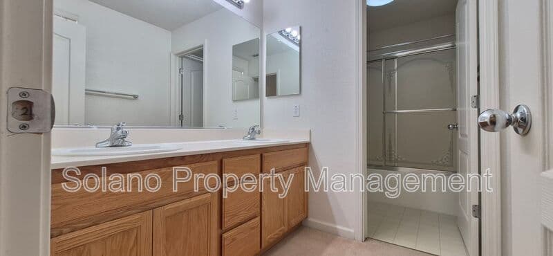 Dixon House: 2080 Mariposa Drive