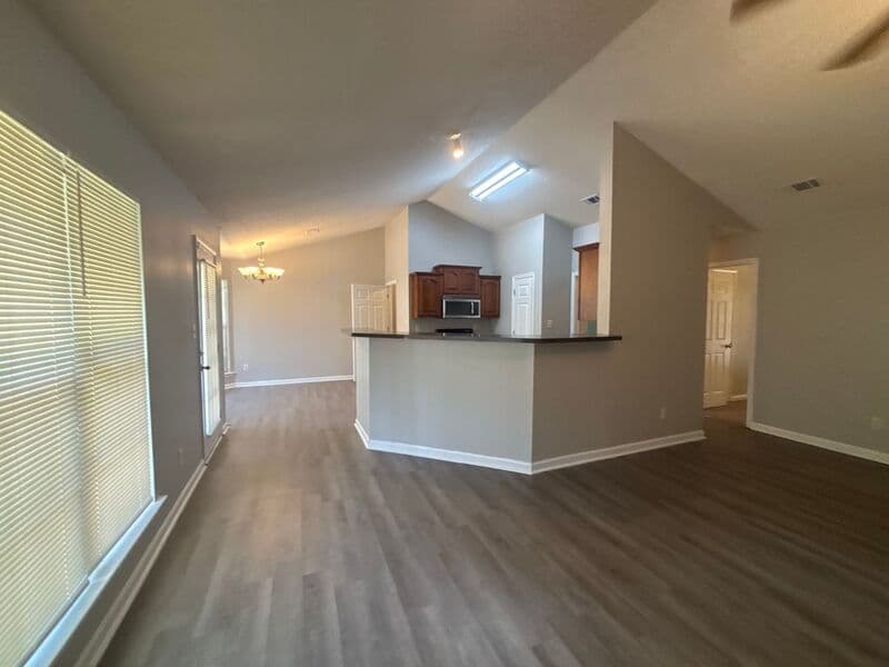 Cordova House: 1605 Far Dr
