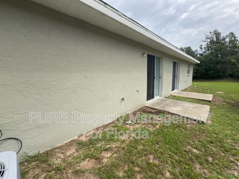 Ocala House: 7455 Midway Terrace
