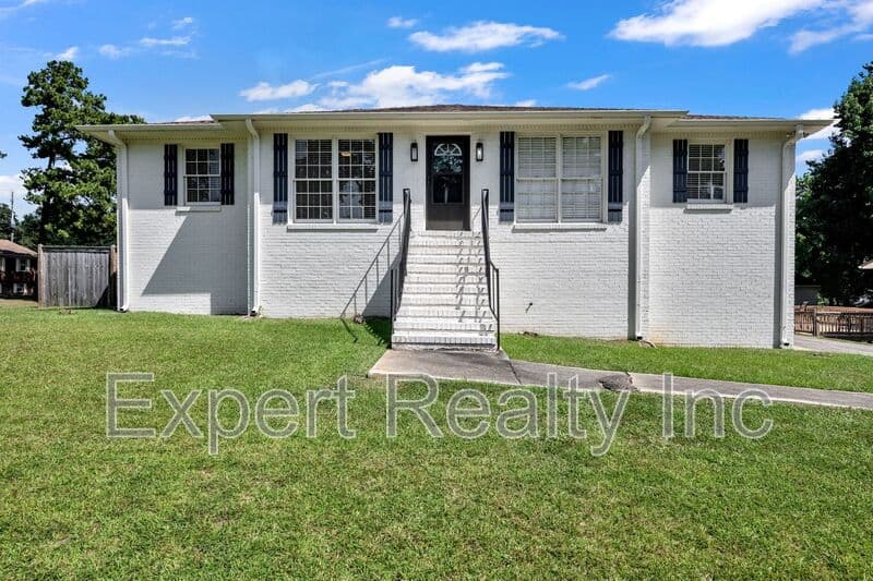 Alabaster House: 1064 Caribbean Circle