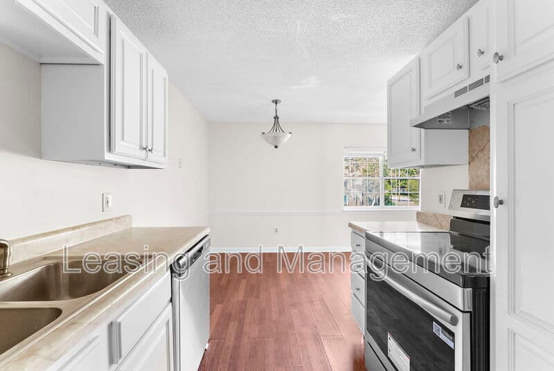 Ladson Condo: 201 Oakmont Avenue