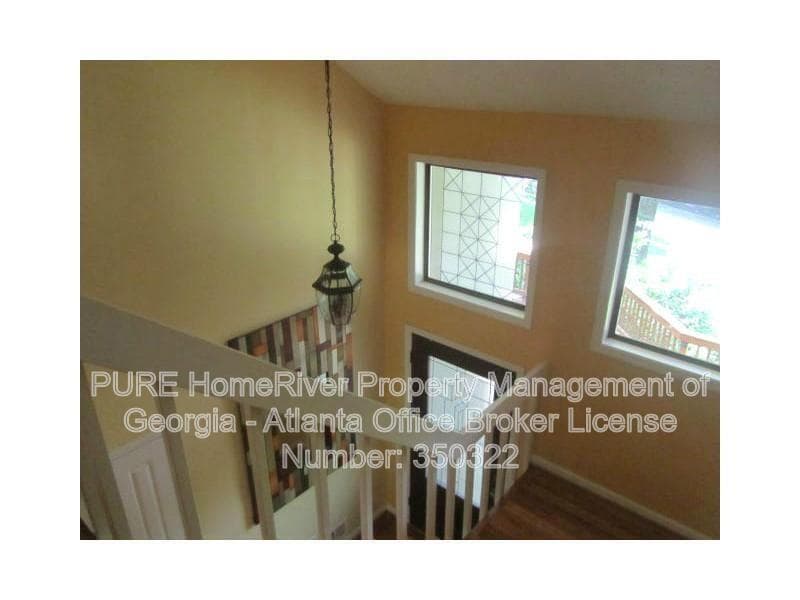 Roswell House: 9160 Martin Rd