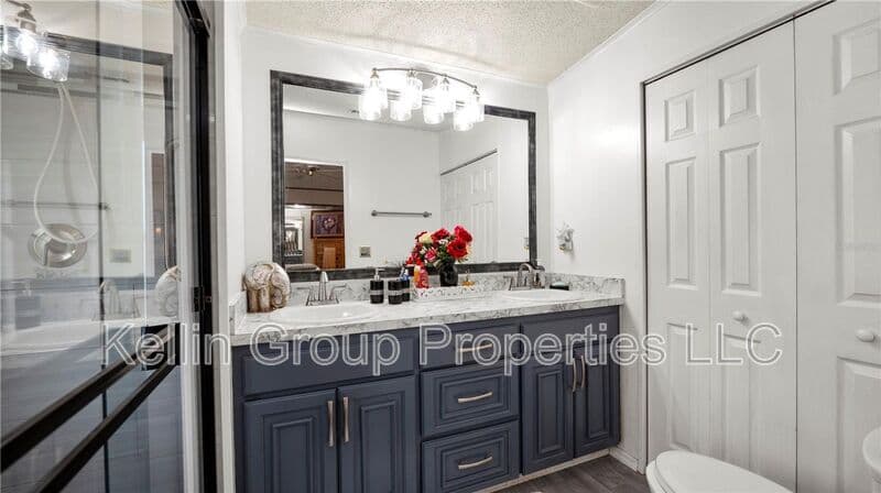 Lakeland House: 1706 Fox Hill Dr