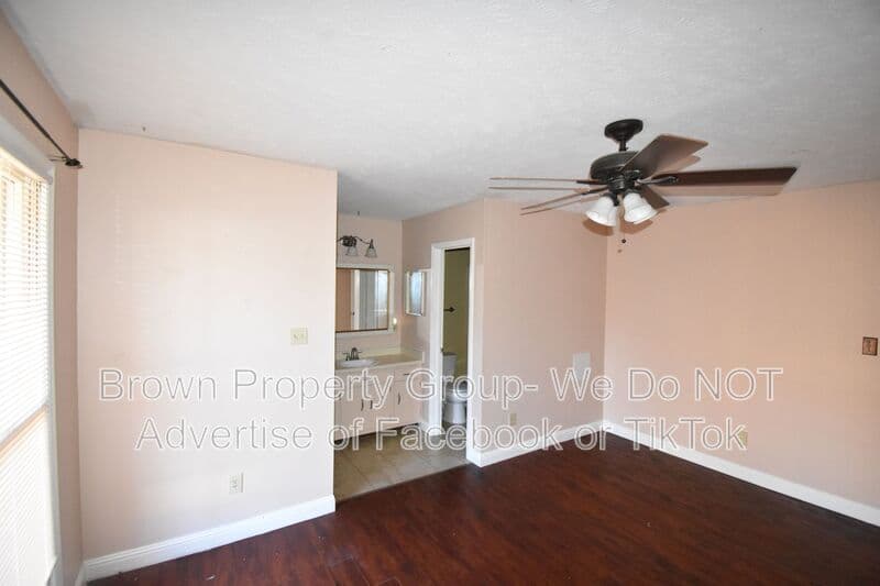 Fayetteville House: 957 Kennesaw Dr