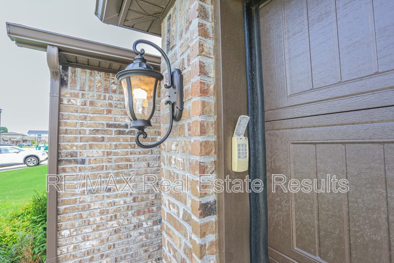 Centerton Condo: 480 Rama St