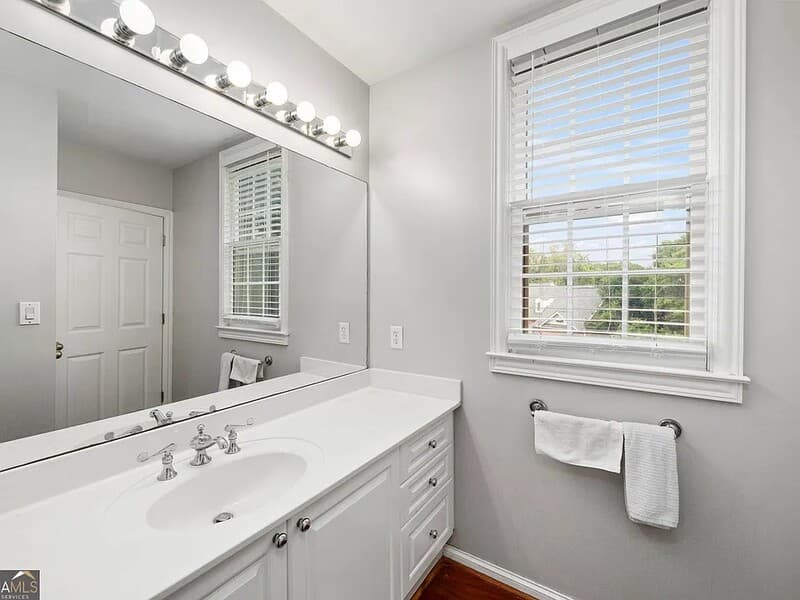 Atlanta Condo: 1735 Peachtree Street NE #428